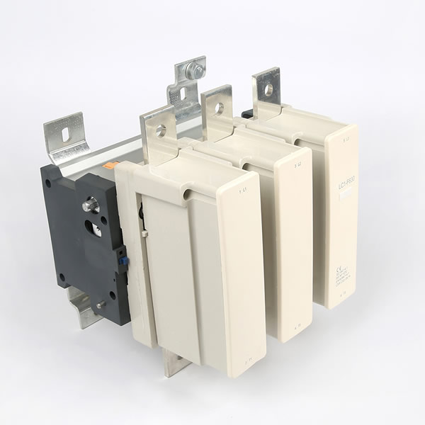 What is the difference between AC contactor and relay?